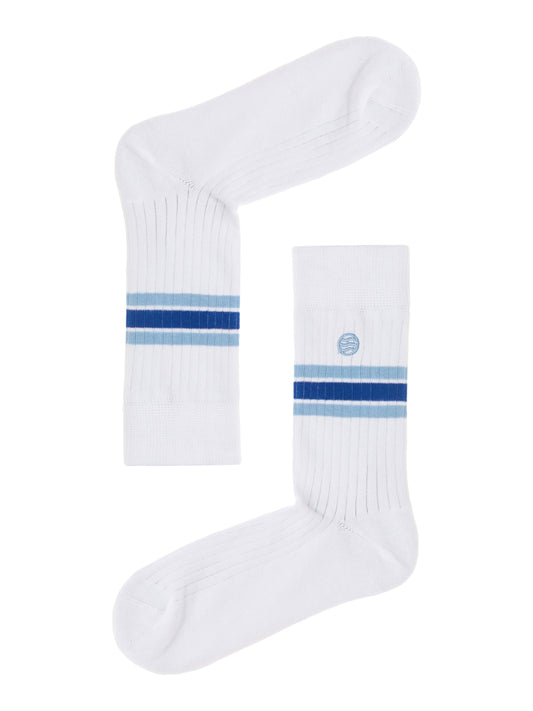 Chaussettes de sport blanches et bleues en coton bio idéales pour le pickleball.