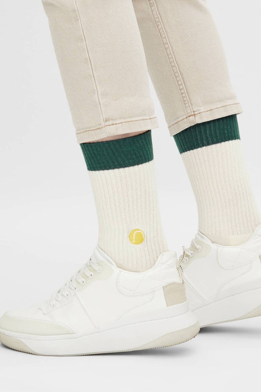 Chaussettes respirantes blanches et vertes pour joueurs de pickleball.